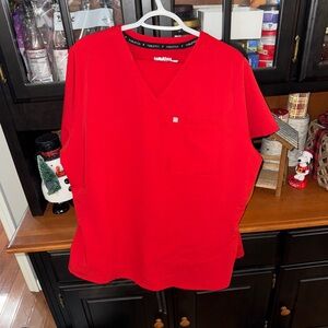 Women’s Fabletics scrub set